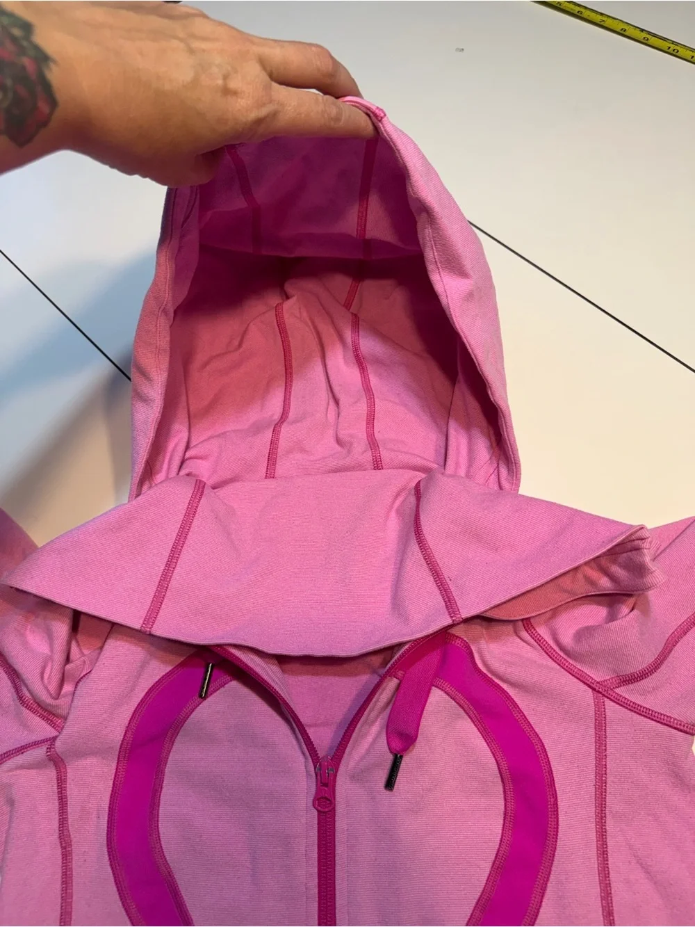 Lululemon Stride Jacket in Paris Pink brushed material women’s size 4